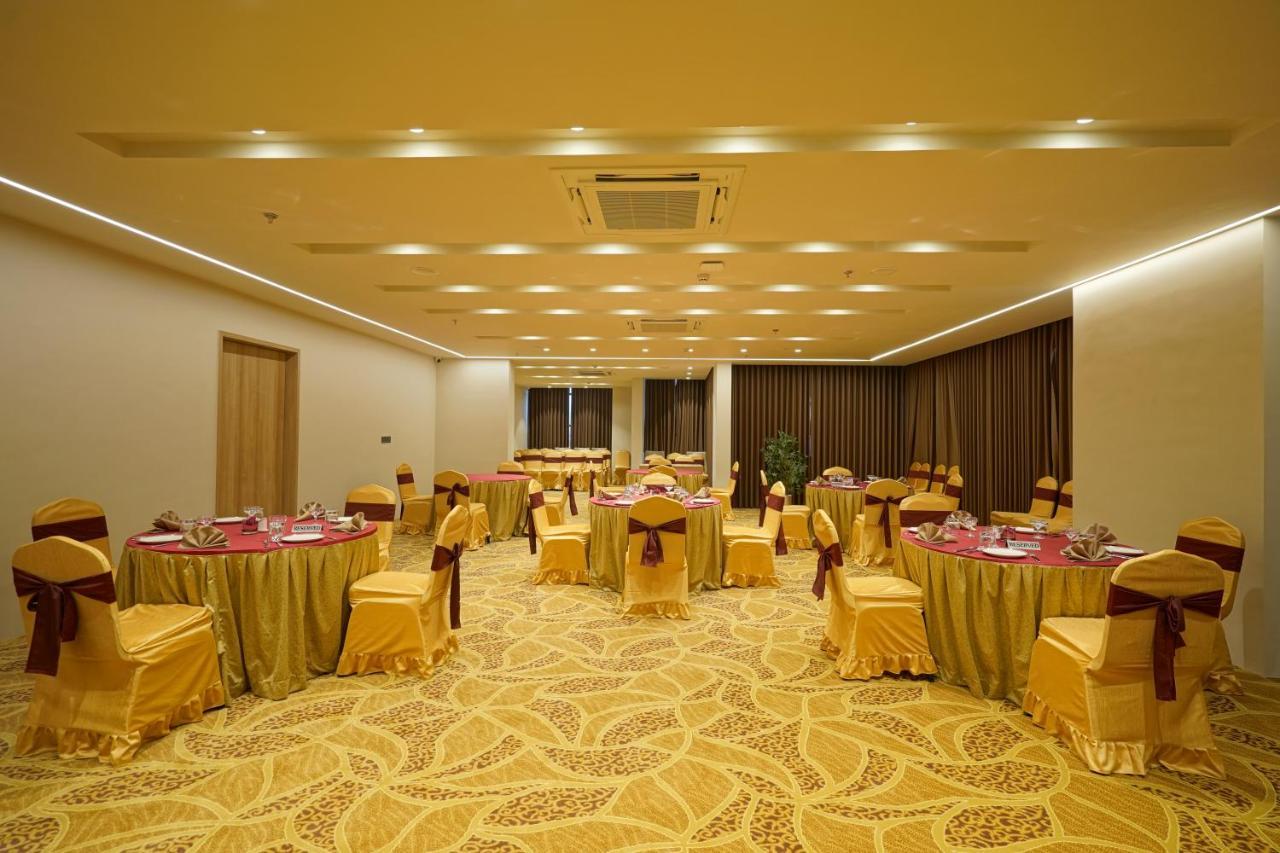 The Galleria Hotel 拉杰果德 外观 照片