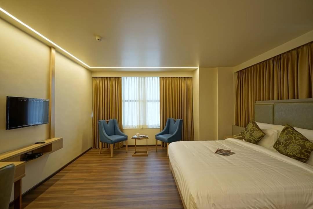 The Galleria Hotel 拉杰果德 外观 照片